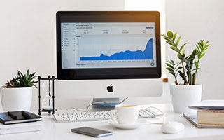 0比1不敌切尔西，斯彭斯当众拒握手，唇语曝光他对主帅放这句狠话